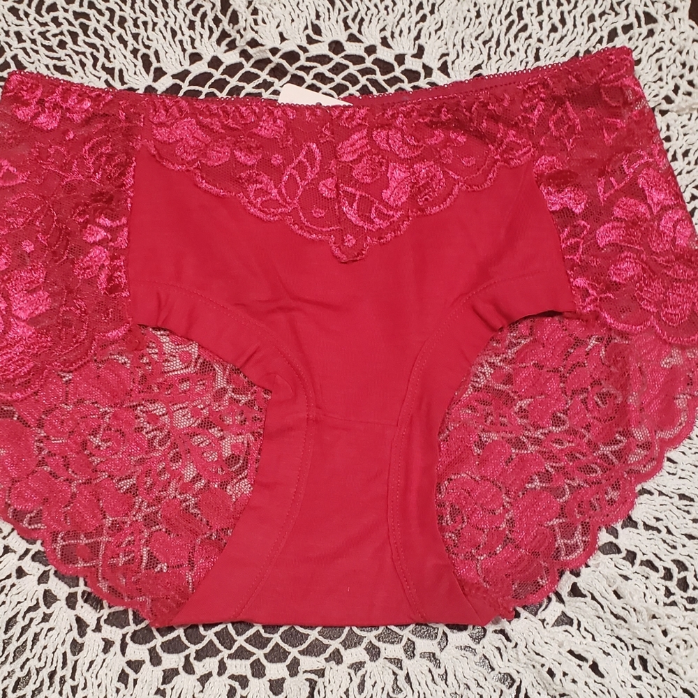 Lace Detail Panty in Red